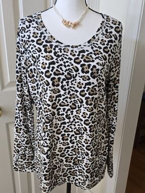 A.N.A BRAND WOMEN'S ANIMAL PRINT LONG SLEEVES TEE-SHIRT SIZE LARGE